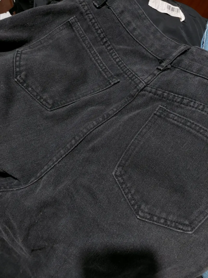 Jeans negros desgastados para mujer - 3