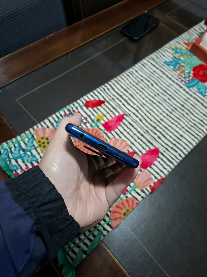 Smartphone Android con pantalla grande - 2