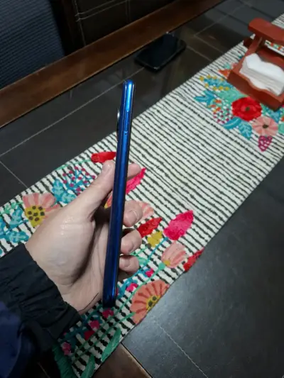 Smartphone Android con pantalla grande - miniatura 4