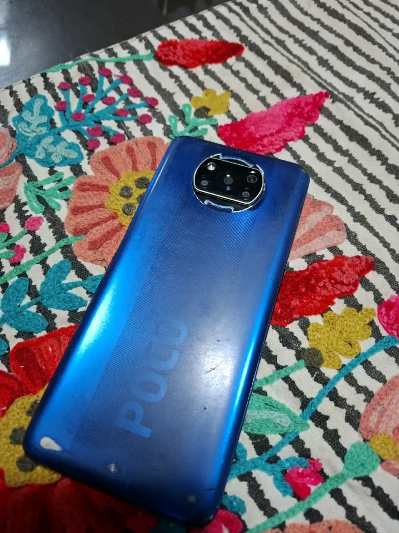Smartphone Android con pantalla grande - 5