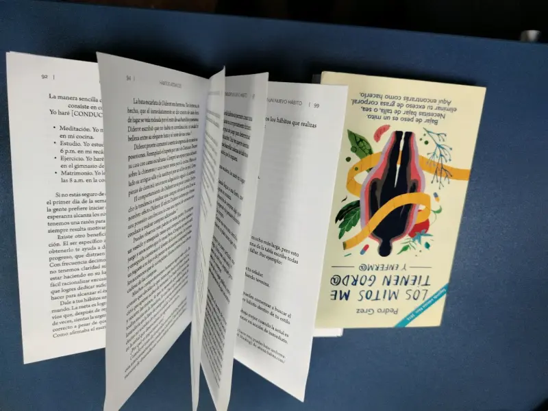 Lote de libros variados en buen estado - 3
