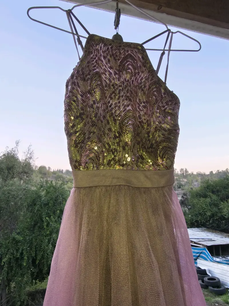 Vestido de fiesta corto lila sin espalda - 2