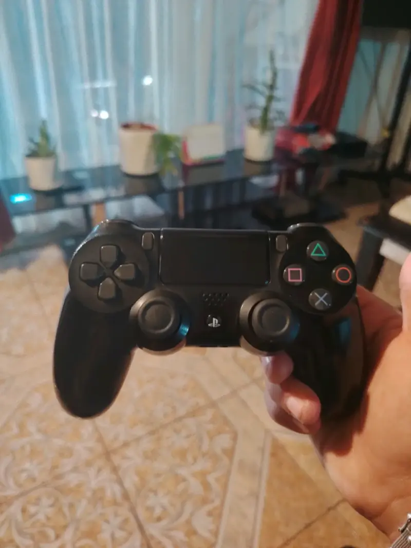 Control PS4 - 1