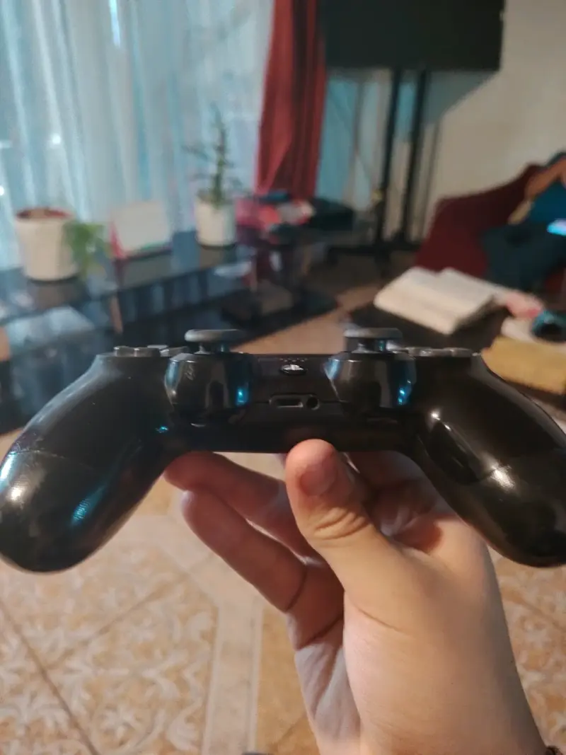 Control PS4 - 3