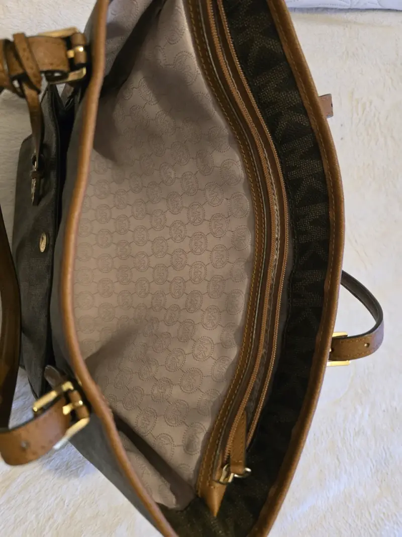 Bolso Michael Kors marrón con logo - 2