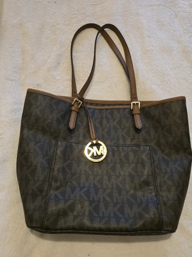 Bolso Michael Kors marrón con logo - 4