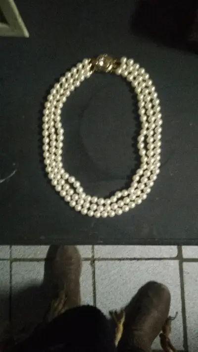 Collar de perlas de tres hileras - miniatura 2