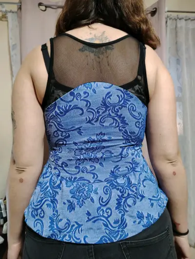 Blusa sin mangas azul con encaje - miniatura 4