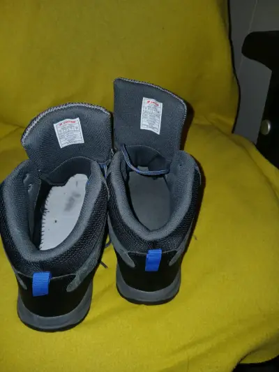 Zapatillas deportivas Lotto negras - miniatura 1