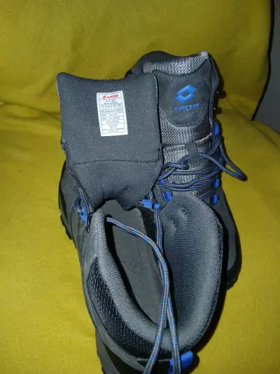 Zapatillas deportivas Lotto negras - miniatura 3