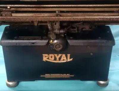 Máquina de escribir muy antigua8 Royal - miniatura 4