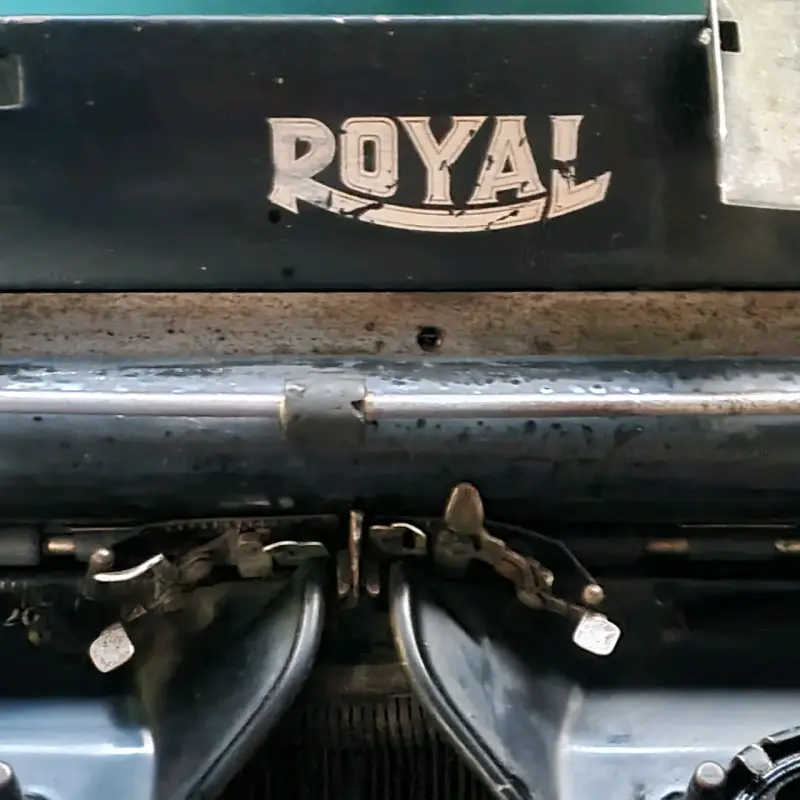 Máquina de escribir muy antigua8 Royal - 6
