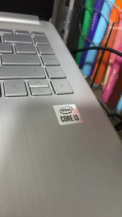 computador HP Intel Core i5 plateada - miniatura 4