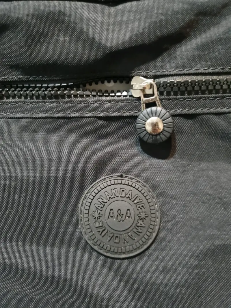 Bolso negro con interior de lunares - 3