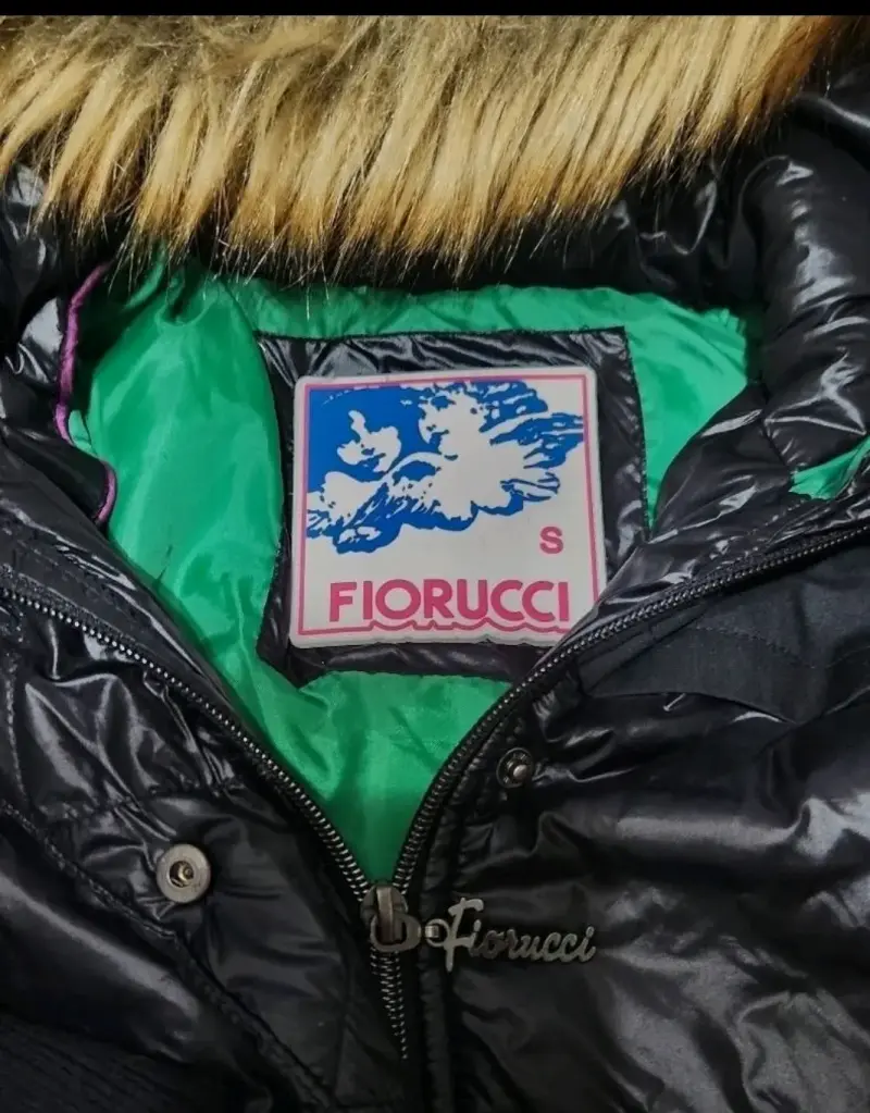 Parka Fiorucci negra con capucha de piel - 3