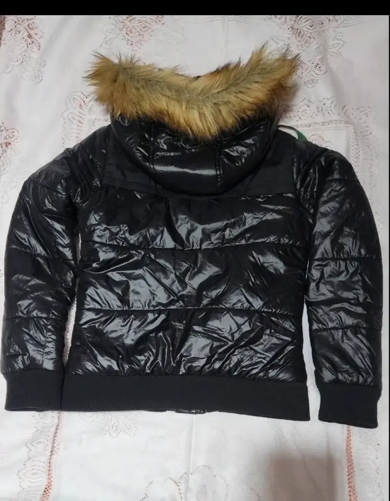 Parka Fiorucci negra con capucha de piel - 4