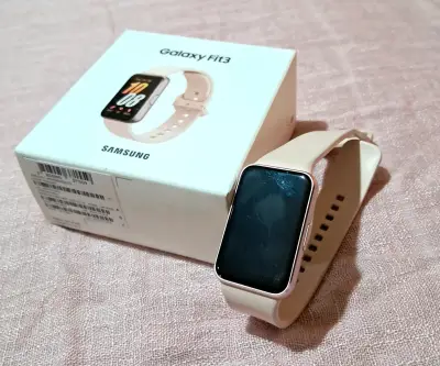Samsung Galaxy Fit3 Smartwatch Beige - miniatura 1