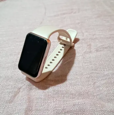 Samsung Galaxy Fit3 Smartwatch Beige - miniatura 2