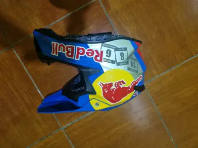Casco de moto Red Bull edición especial - miniatura 2
