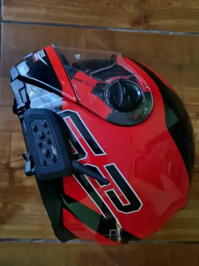 Casco de moto integral rojo con intercomunicador - miniatura 1