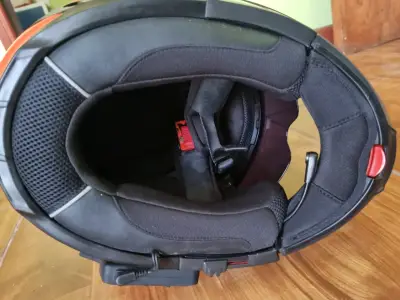 Casco de moto integral rojo con intercomunicador - miniatura 4