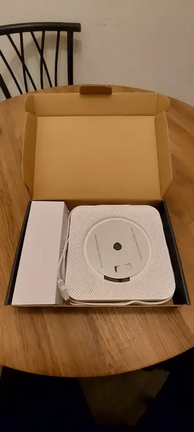 Reproductor de CD montable en pared con control remoto - miniatura 3
