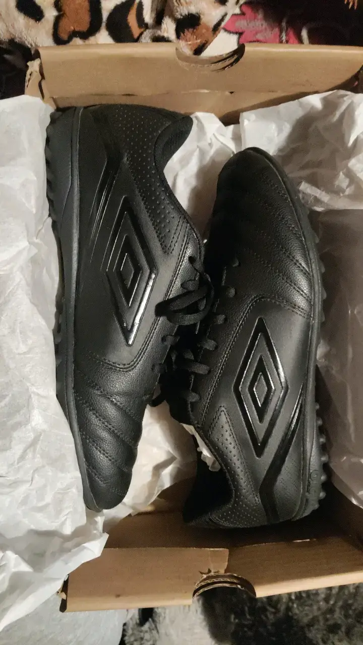 Zapatillas deportivas Umbro negras para fútbol - 1