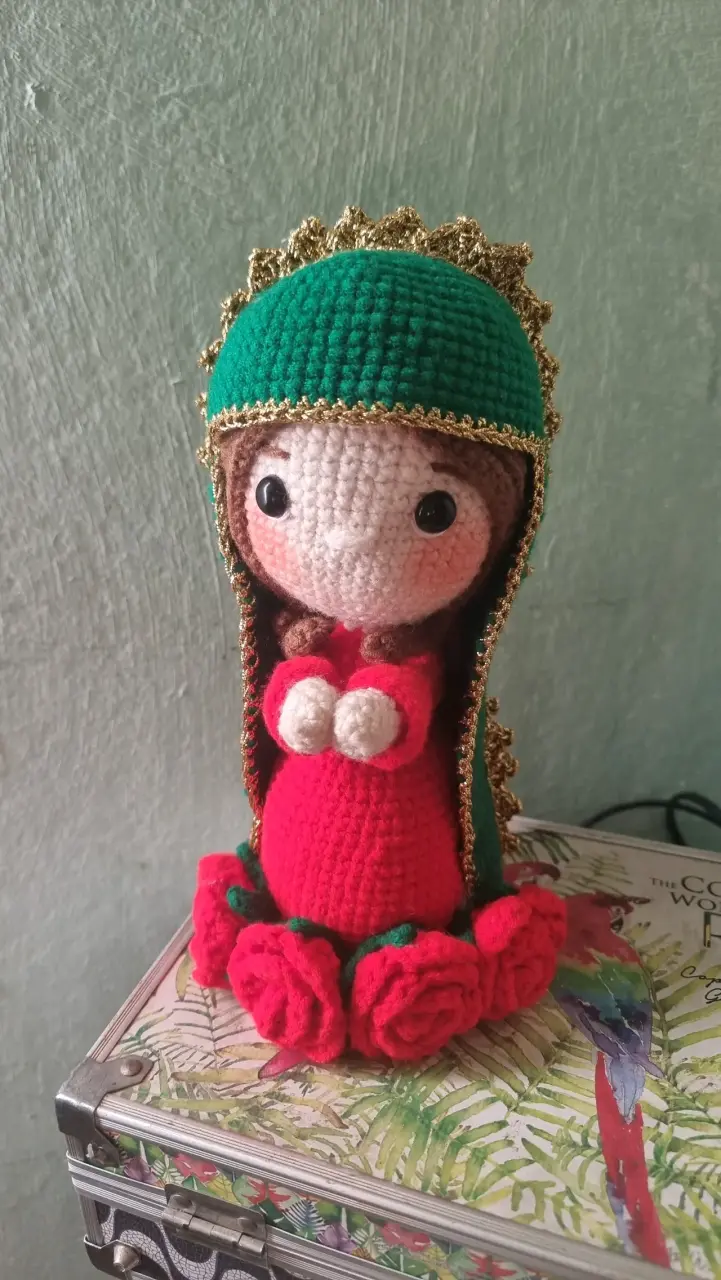 Muñeca amigurumi Virgen de Guadalupe - 2