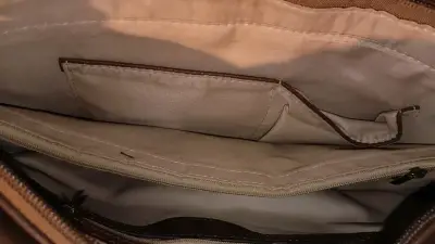 Cartera Azaleis color marrón con bolsillos - miniatura 3