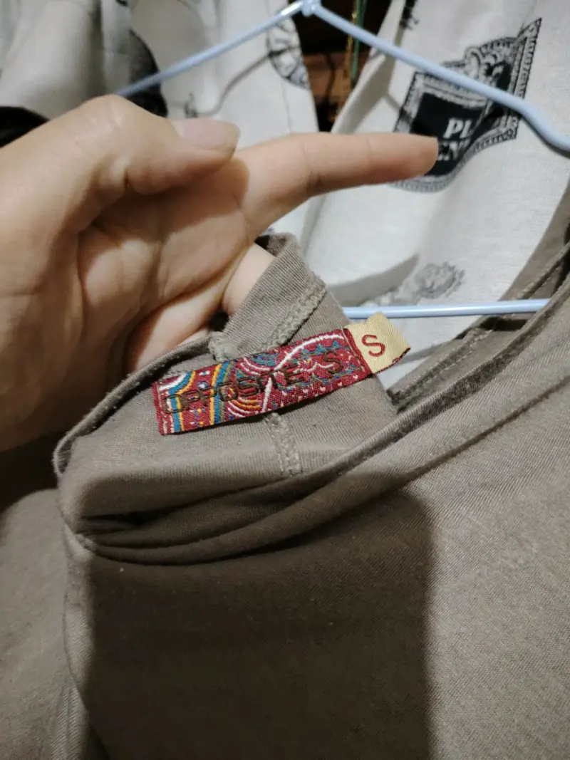 Polera con diseño de mariposa - 3