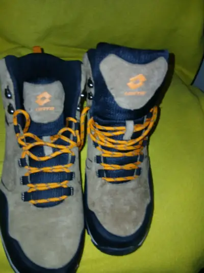 Botas de trekking Lotto marrones talla 42 - miniatura 2