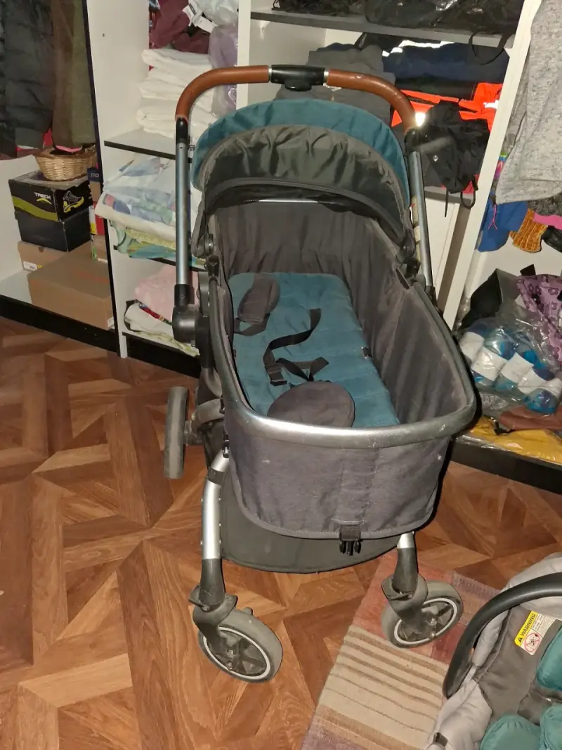 Coche de bebé plegable gris y azul - 5
