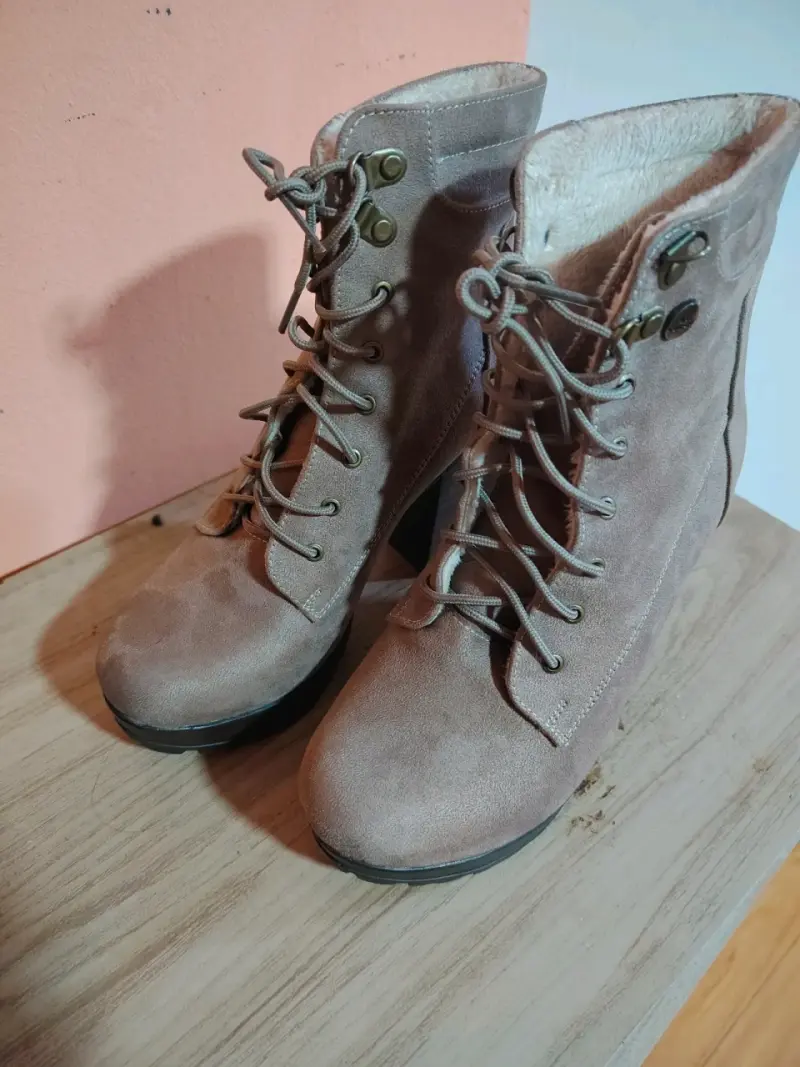 Botines de gamuza gris con forro térmico - 2