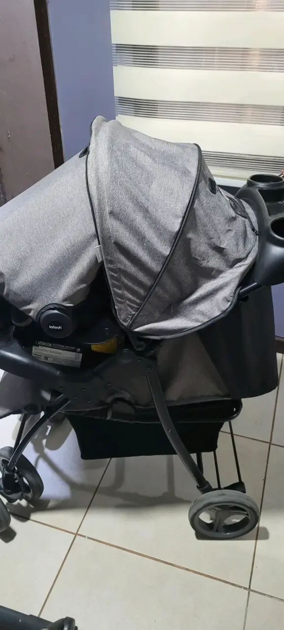 Coche de bebé Infanti gris con toldo - 1