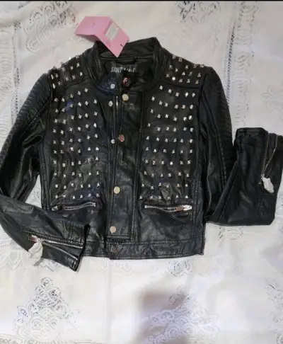 Chaqueta nueva  cuero sintétivo con tachas - miniatura 1