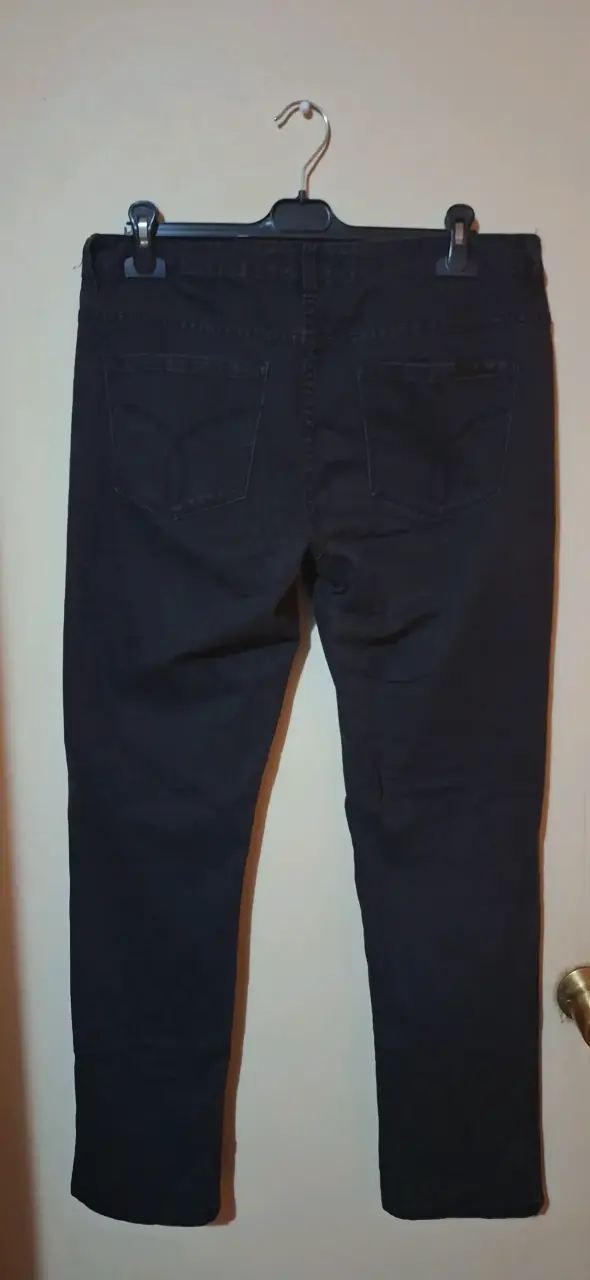 Jeans Calvin Klein negros para mujer - 3