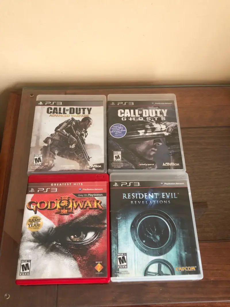 Consola PS3 con juegos y controles - 4