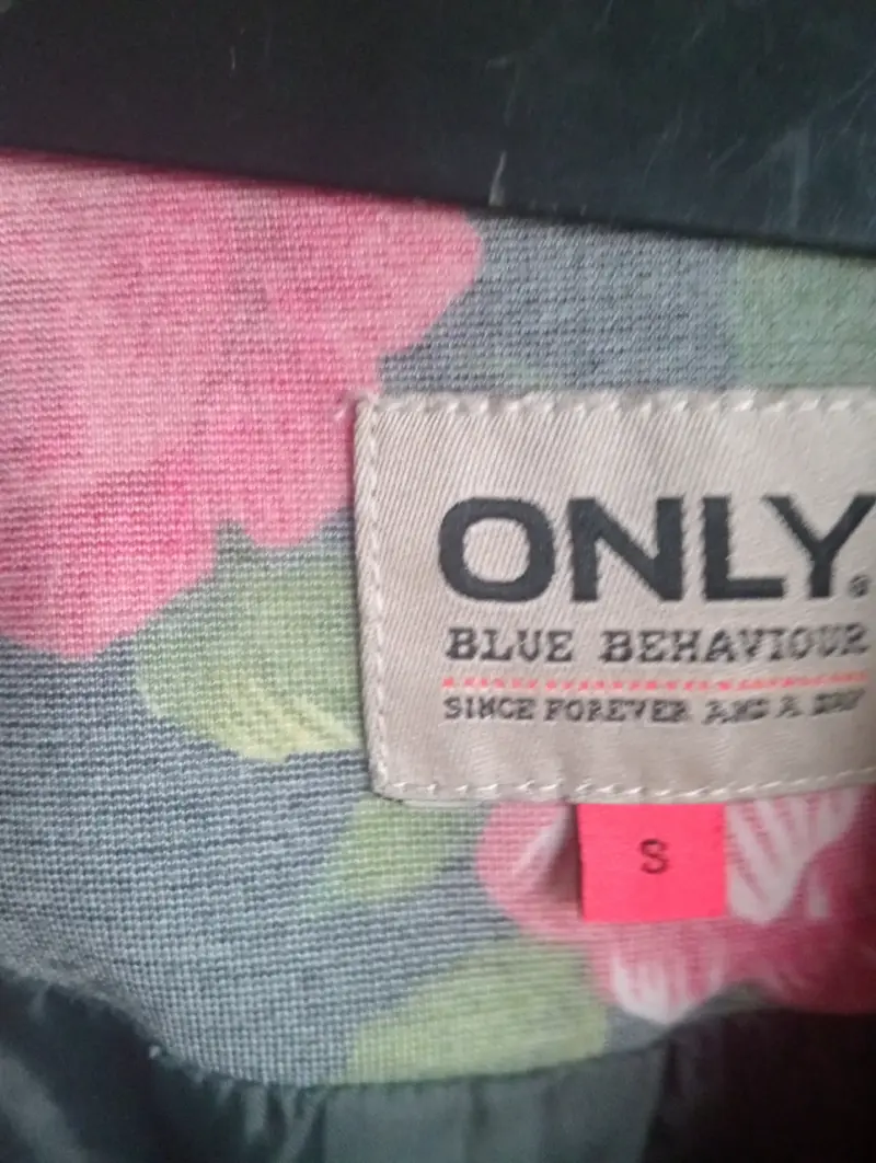 Blazer floral gris marca Only - 3