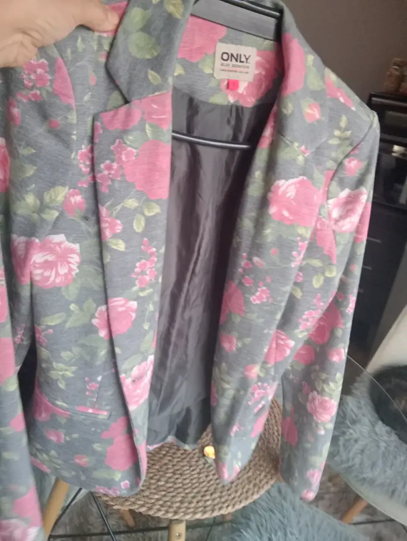Blazer floral gris marca Only - 4