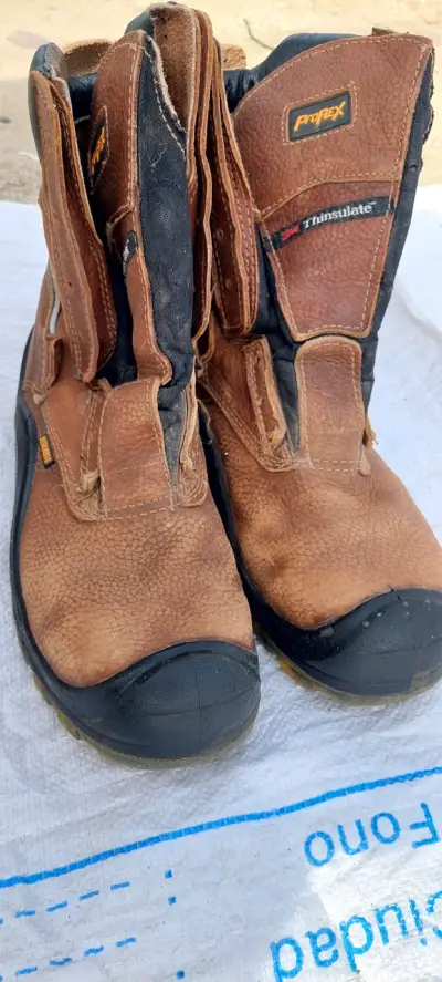 Botas de seguridad marrones usadas - miniatura 3
