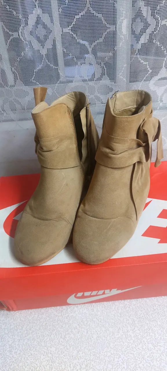 Botines de gamuza color beige - 3