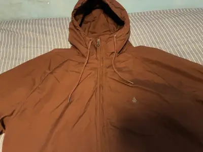 Chaqueta Volcom burdeo con capucha XL - miniatura 3