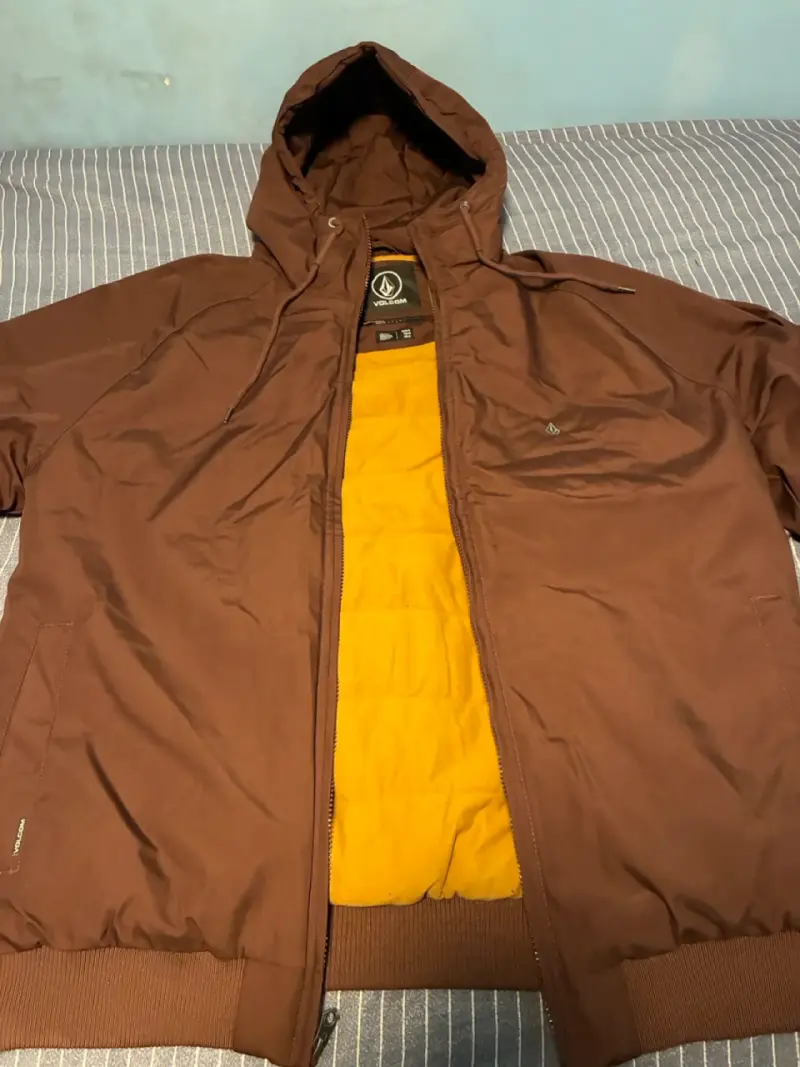 Chaqueta Volcom burdeo con capucha XL - 4