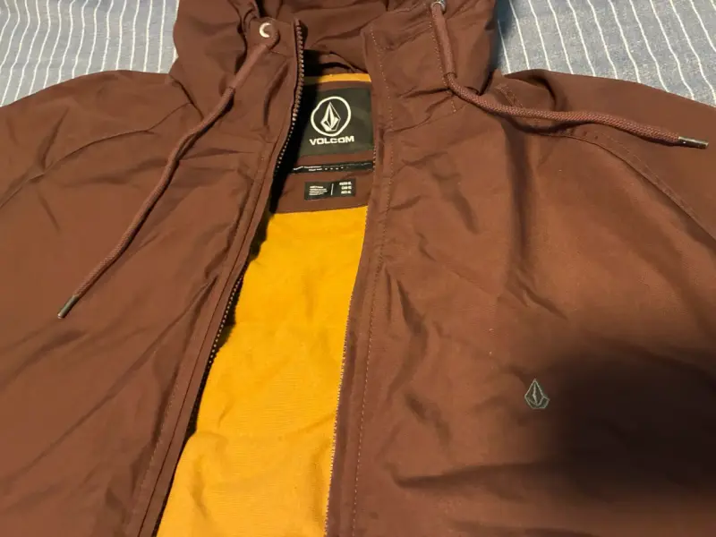 Chaqueta Volcom burdeo con capucha XL - 5
