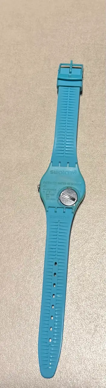 Reloj Swatch azul con correa de silicona - miniatura 2