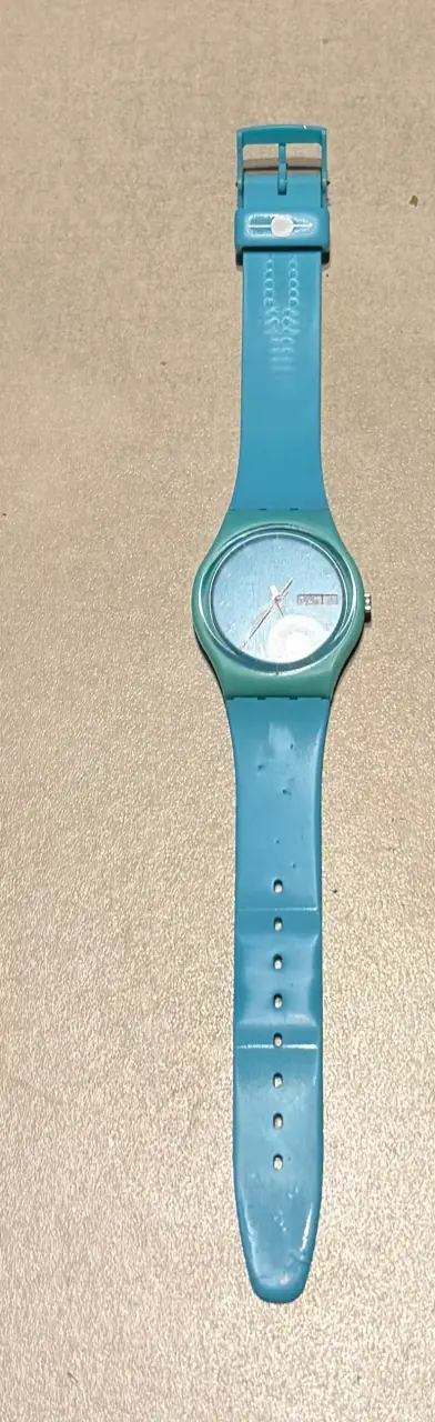 Reloj Swatch azul con correa de silicona - miniatura 3