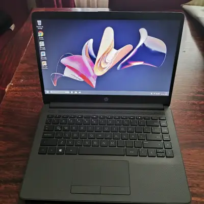 Notebook HP 245 G8 Ryzen 7 - miniatura 4