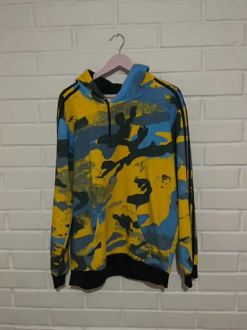Polerón con capucha Adidas camuflaje colorido