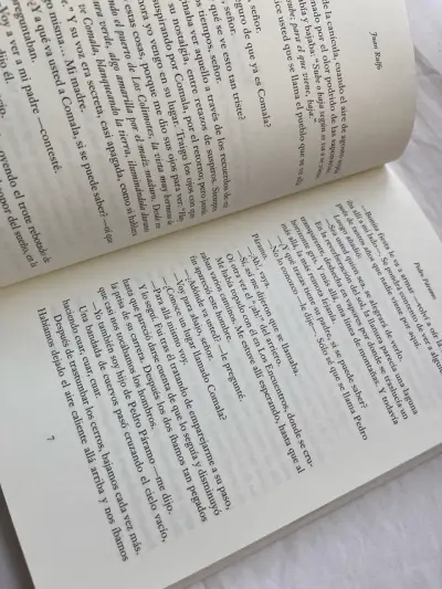 Libro 'Pedro Páramo' de Juan Rulfo - miniatura 4
