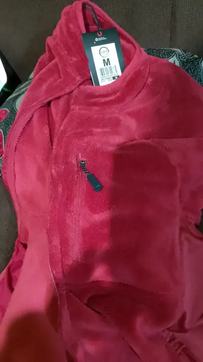 Chaqueta polar roja talla M - miniatura 1